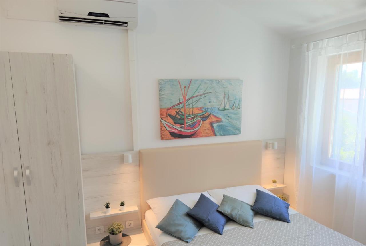 Apartments Riba Vis Room photo